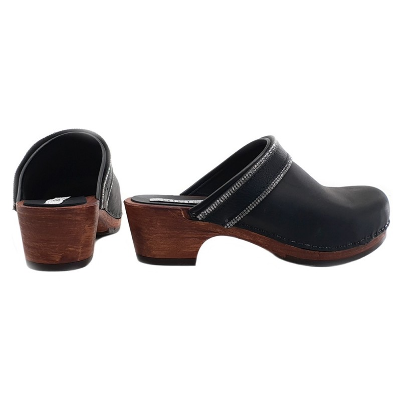 BLACK LEATHER CLOGS WITH PASTE