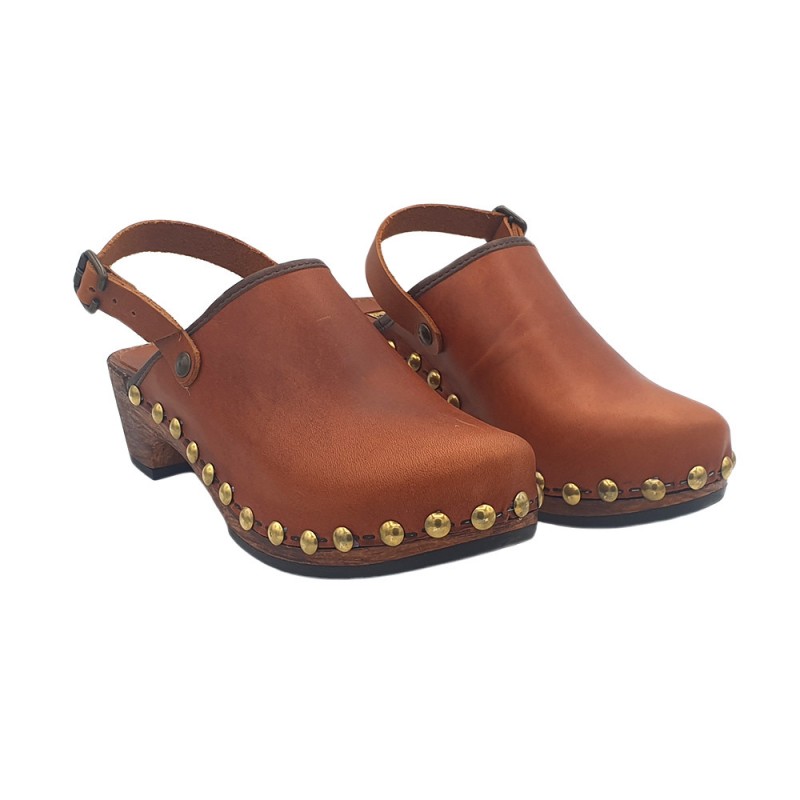 LOW SWEDISH CLOGS WITH STRAP