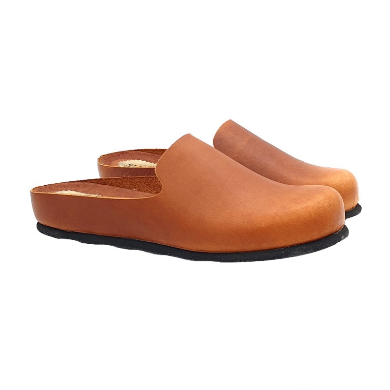 FLAT SANDALS IN LEATHER BROWN