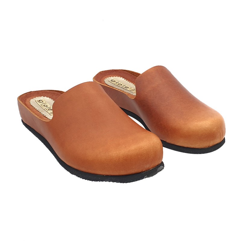 FLAT SANDALS IN LEATHER BROWN