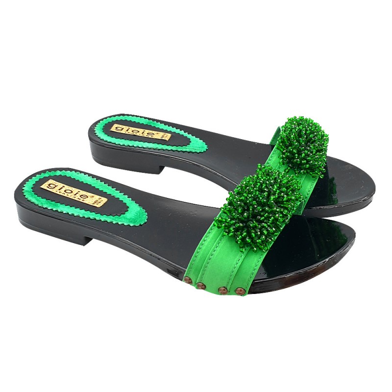 LOW GREEN CLOGS WITH BEADS