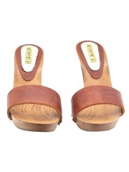 CLOGS WITH BROWN LEATHER BAND