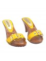 CLOGS WITH YELLOW BAND AND ADJUSTABLE BUCKLE
