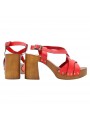 RED SANDALS WITH CROSSED BANDS AND COMFORTABLE HEEL