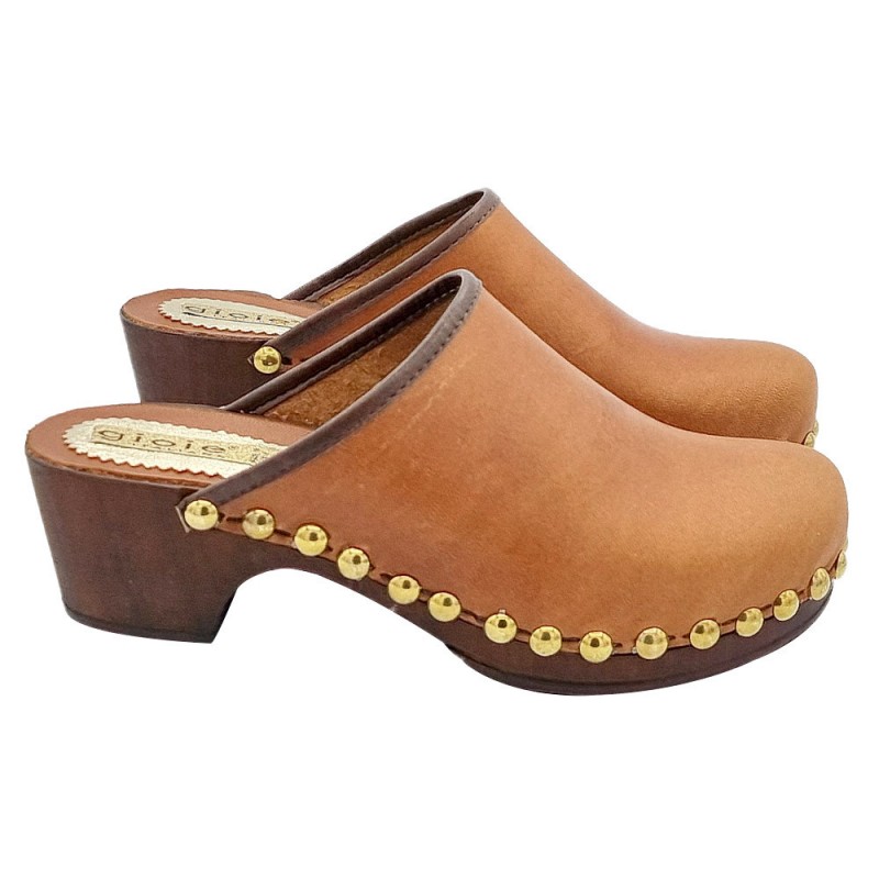 BROWN CLASSIC SWEDISH CLOGS WITH STUDS