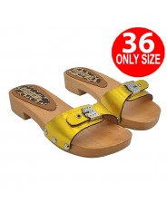 COMFORTABLE GOLD-COLORED WOODEN CLOGS
