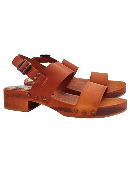 FLAT SANDALS IN WOOD WITH BROWN BANDS