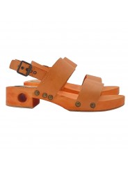 COMFORTABLE SANDALS IN WOOD WITH ORANGE BANDS