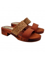 BROWN WOODEN CLOGS WITH BRAIDED BAND