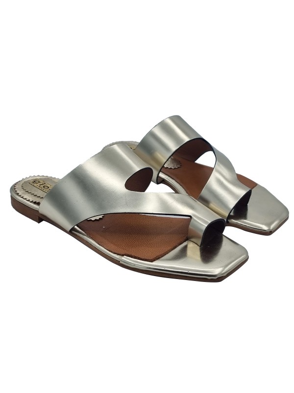 ELEGANT FLAT CLOGS IN LAMINATED GOLD LEATHER